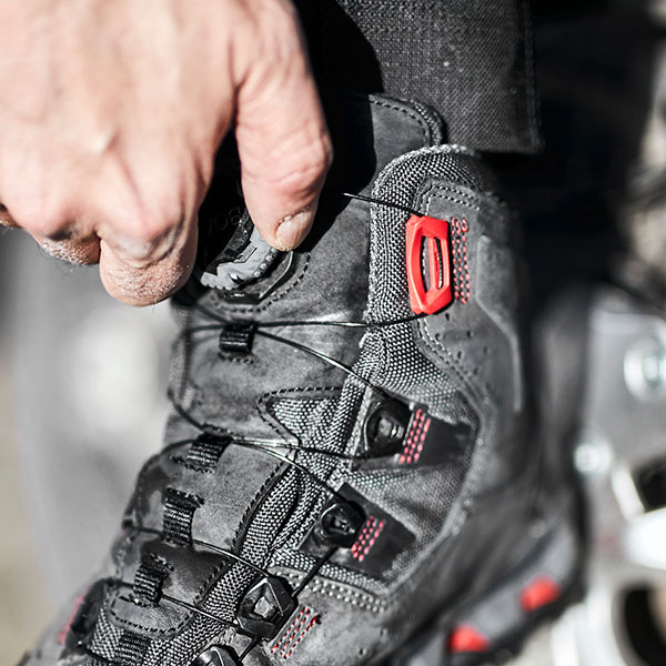 klim_leather-boots_outlander-gore-tex_asphalt-high-risk-red_lifestyle3.jpg
