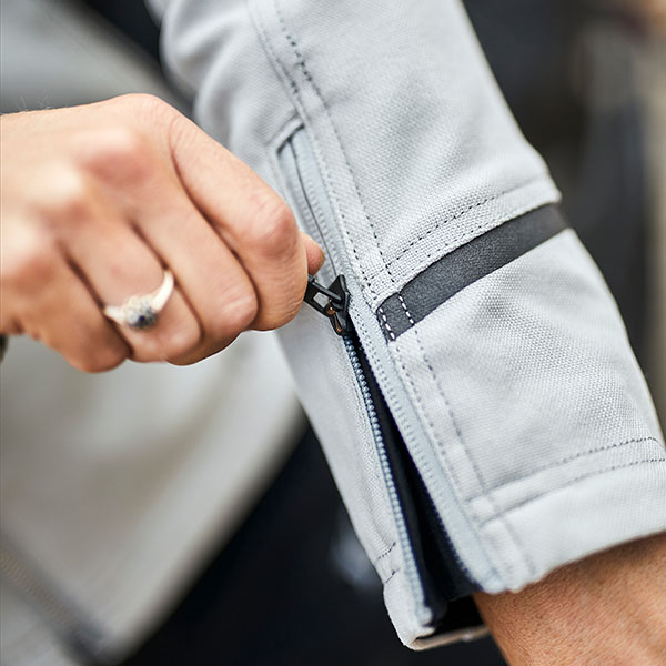 klim_textile-jacket_ladies-marrakesh_cool-grey_lifestyle6.jpg