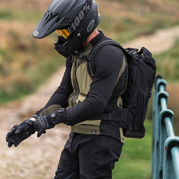 knox-studio-rucksack-mk3-black-detail-10.jpg