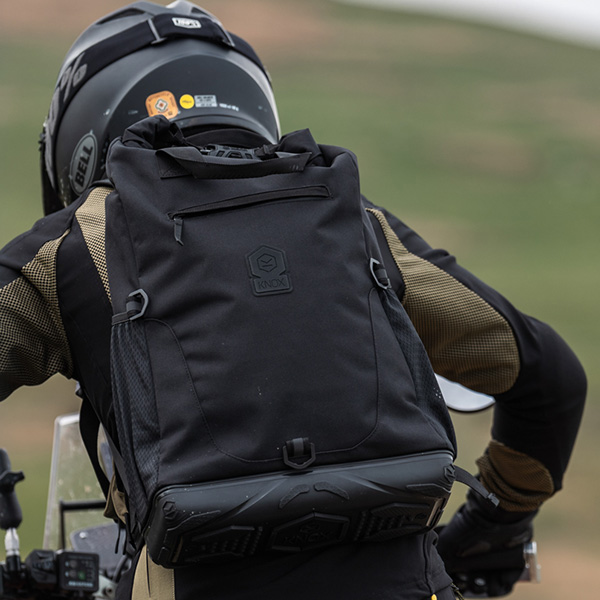 knox-studio-rucksack-mk3-black-detail-11.jpg
