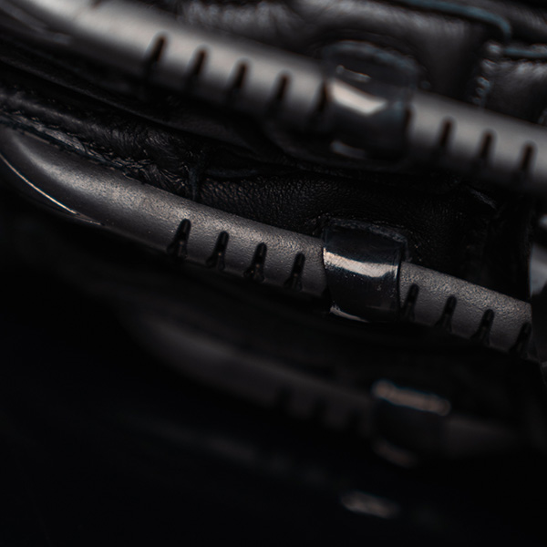 knox_handroid_mk5_pod_black_glove_detail8.jpg