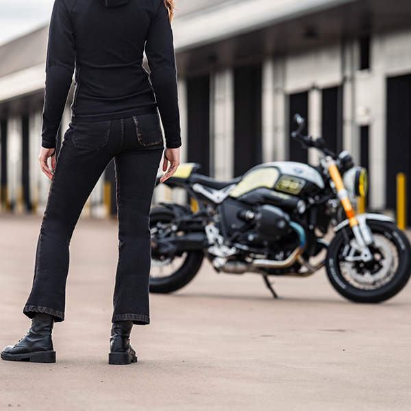 knox_jeans_ladies-cartmel_rust-black_lifestyle3.jpg