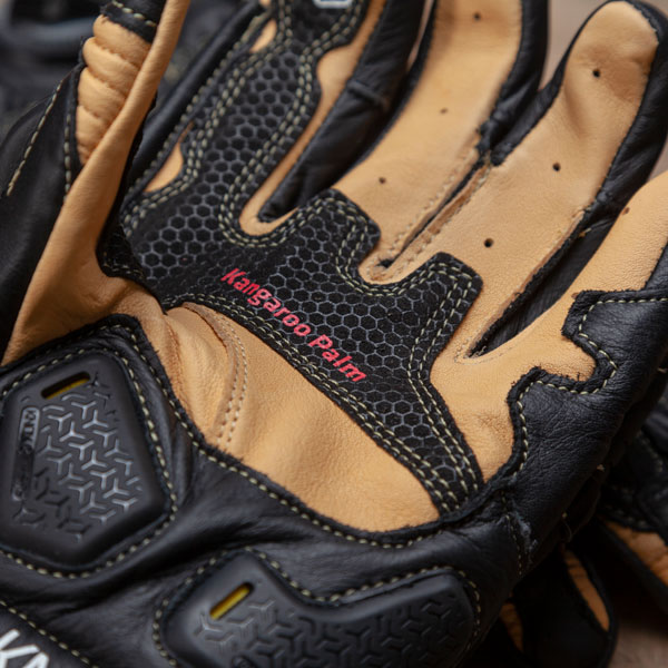 knox_leather_gloves_handroid-pod-mk-4-ce_black-sand_lifestyle1.jpg