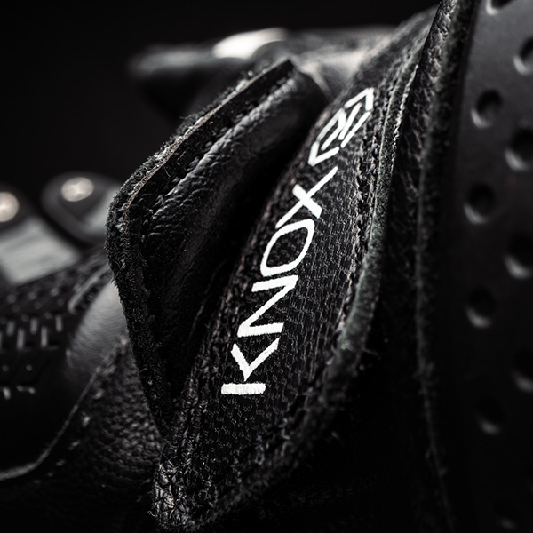 knox_oulton_gloves_white_black_detail6.jpg