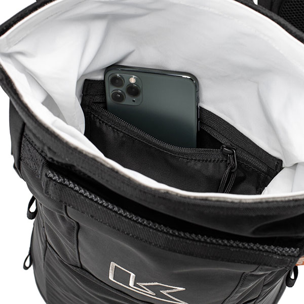 kriega_motorcycle-luggage_-r16_backpack-rucksack_black_detail3.jpg