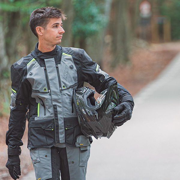 ls2_jacket-textle_apollo_black-dark-grey-hi-viz-yellow_lifestyle2.jpg