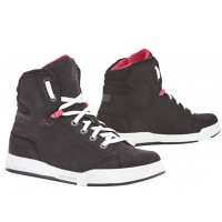 Forma Ladies Swift Dry Leather Boots - Black / White