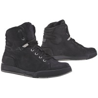 Forma Swift Dry Leather Boots - Black / Black