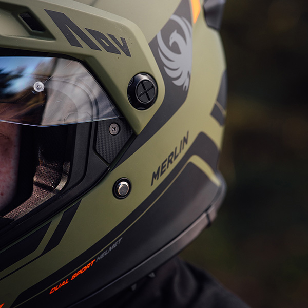 merlin_helmets_torres_block-matt-green_lifestyle4.jpg