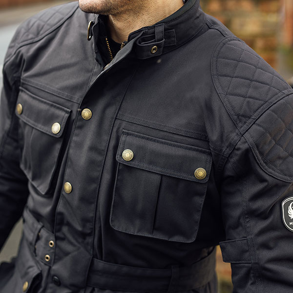 merlin_jacket-textile_burslem-eco_black_lifestyle2.jpg