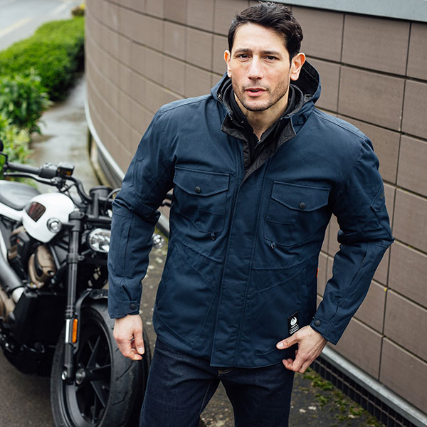 merlin_jacket-textile_jagger_navy_lifestyle1.jpg