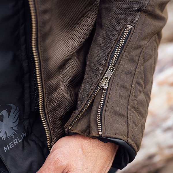 merlin_jacket_textile_shenstone-ii-cotec-air_olive_lifestyle6.jpg