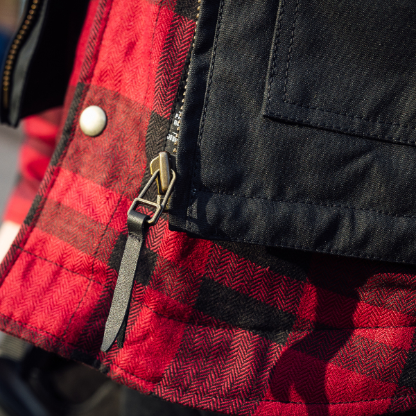 merlin_jackets_textile_bobber-vest_black_detail6.jpg