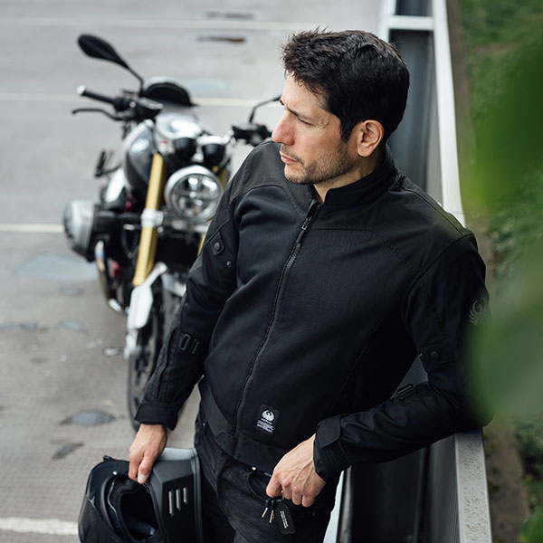 merlin_textile-jacket_prospect-air-mesh-jacket_black_lifestyle2.jpg