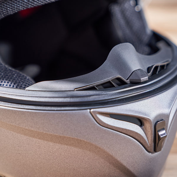 mt_helmets_storm-sv_matt-titanium_lifestyle6.jpg