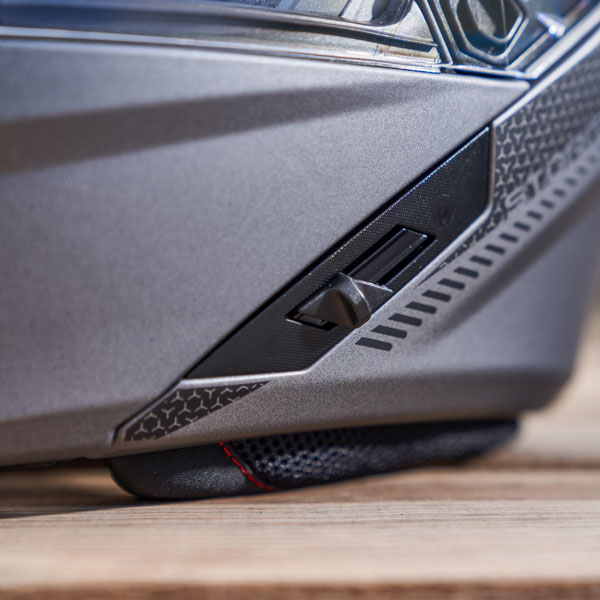 mt_helmets_storm-sv_matt-titanium_lifestyle7.jpg