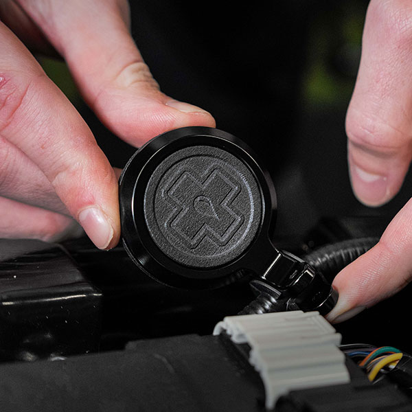 muc-off_accessories_secure-air-tag-holder_lifestyle2.jpg