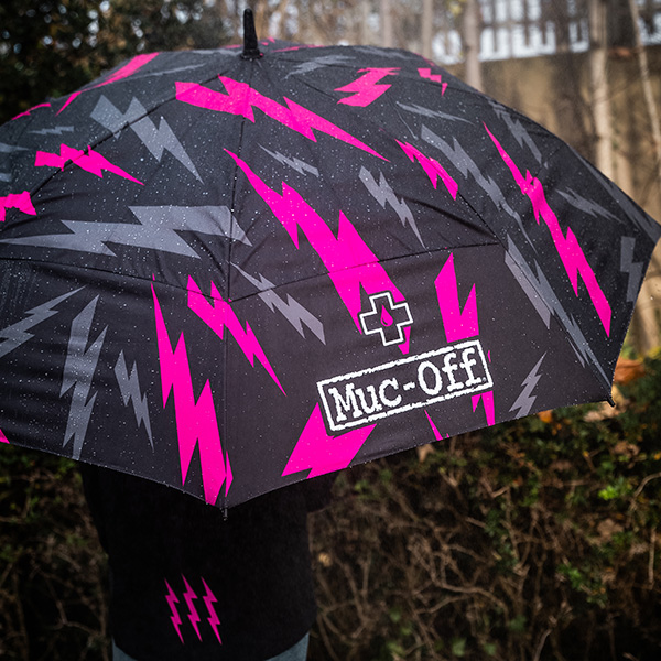 muc-off_merch_bolt-umbrella_detail1.jpg