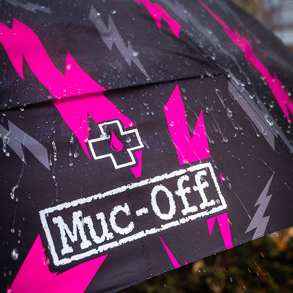 muc-off_merch_bolt-umbrella_detail2.jpg