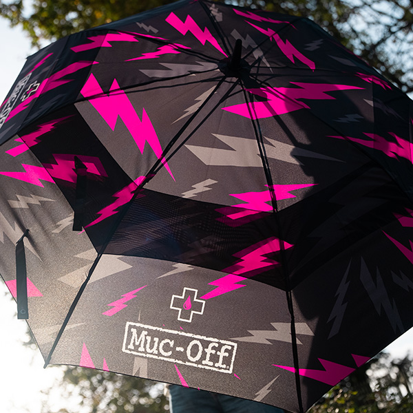 muc-off_merch_bolt-umbrella_detail3.jpg