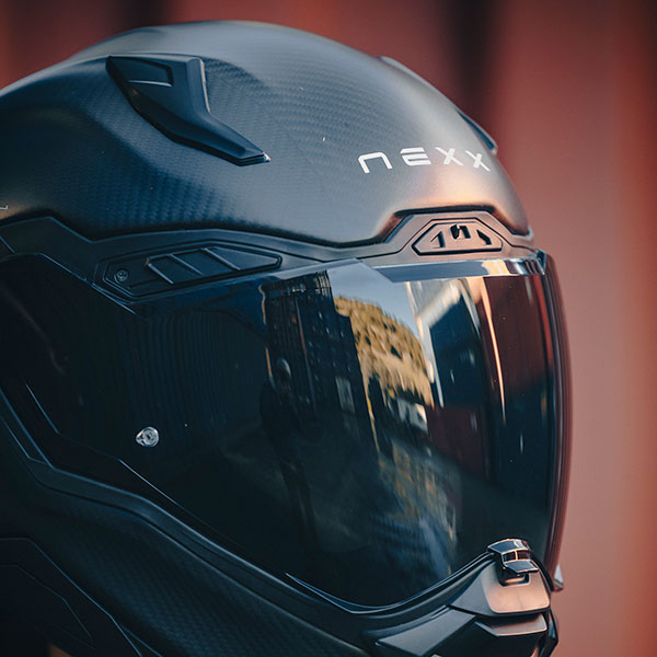 nexx-x-wst3-zero-pro-carbon-mt_lifestyle2.jpg