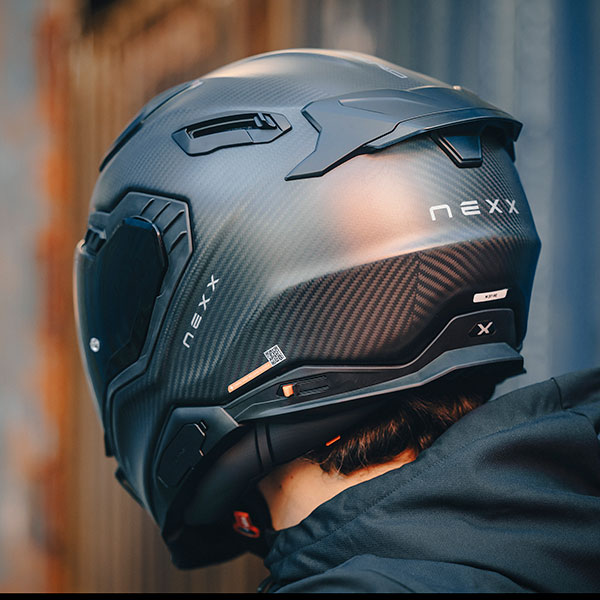nexx-x-wst3-zero-pro-carbon-mt_lifestyle4.jpg