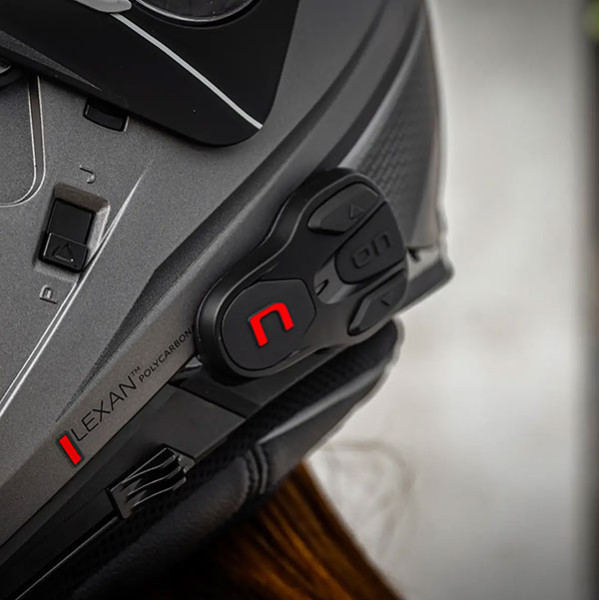 nolan_motorcycle-intercom_n-com-b902-r-series-bluetooth-intercom-kit_single_lifestyle2.jpg