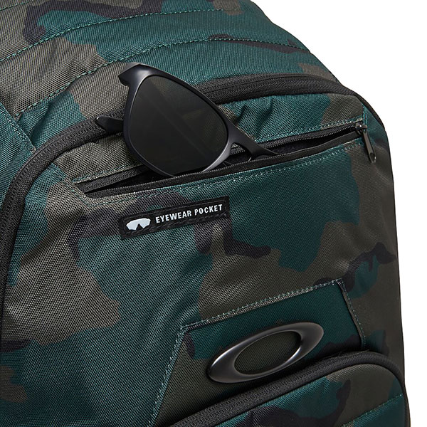 oakley_backpack_enduro_black_b1b_camo_hunter_detail4.jpg