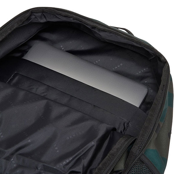 oakley_backpack_enduro_black_b1b_camo_hunter_detail5.jpg