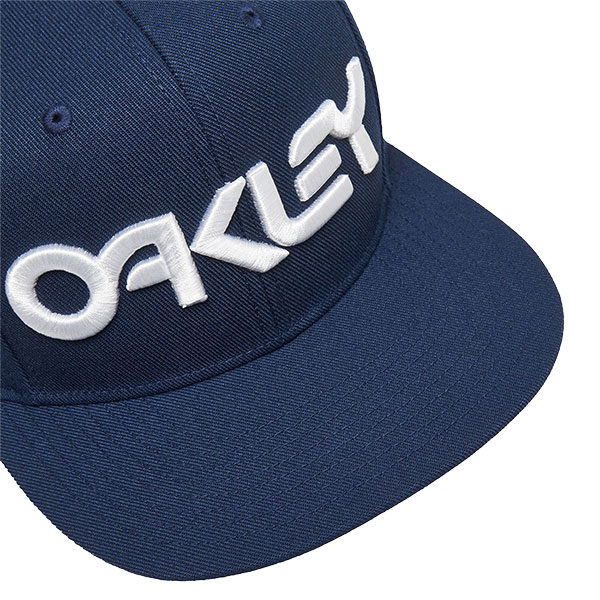 oakley_casual-wear_cap_mark-iii-snapback_team-navy_detail2.jpg