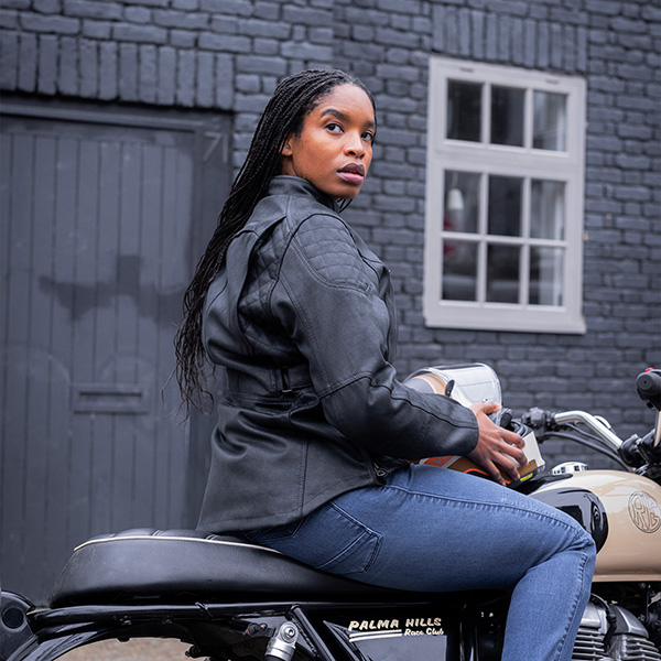 oxford-ladies-sterling_d2d-wax-jacket_black_lifestyle3.jpg