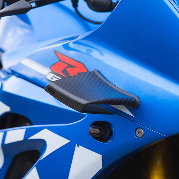 oxford_accessories_carbon-aero-wings_matt_lifestyle3.jpg