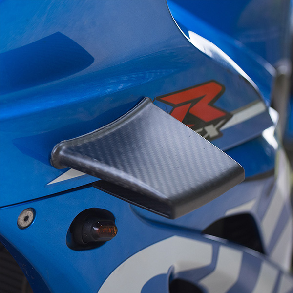 oxford_accessories_carbon-aero-wings_matt_lifestyle4.jpg