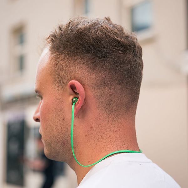 oxford_helmet-accessories_filterbuds-earplugs_commuter-18snr_lifestyle1.jpg
