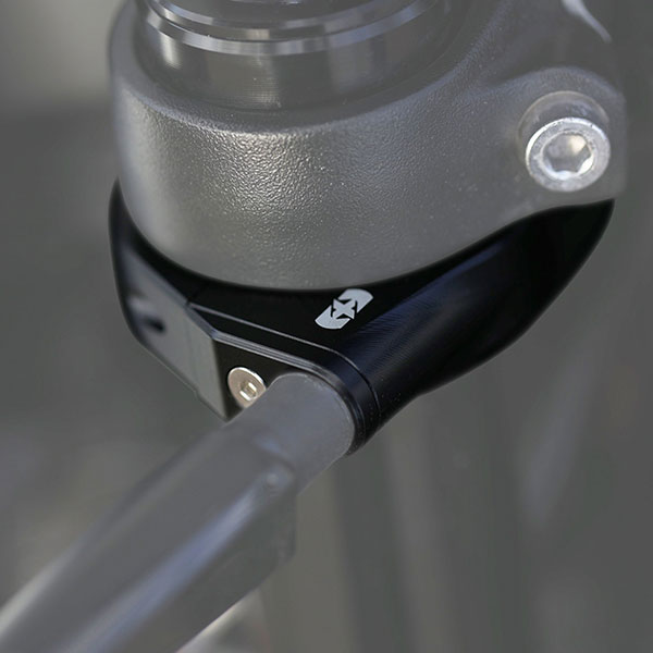 oxford_indicator-accessories_fork-mount_cnc-fork-mounted-lighting-adaptors_lifestyle1.jpg