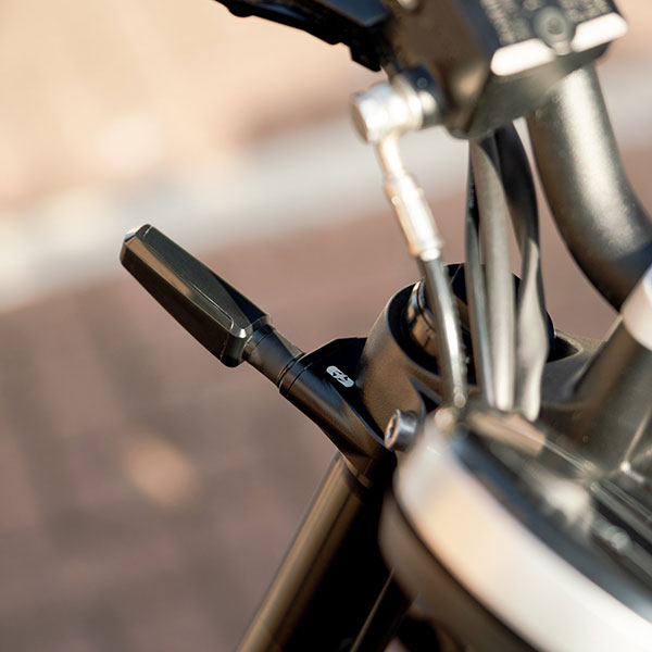 oxford_indicator-accessories_fork-mount_cnc-fork-mounted-lighting-adaptors_lifestyle2.jpg