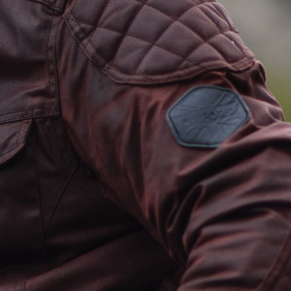 oxford_jacket-textile_howell_red_lifestyle4.jpg