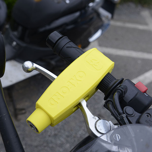 oxford_leverlock_yellow_detail3.jpg