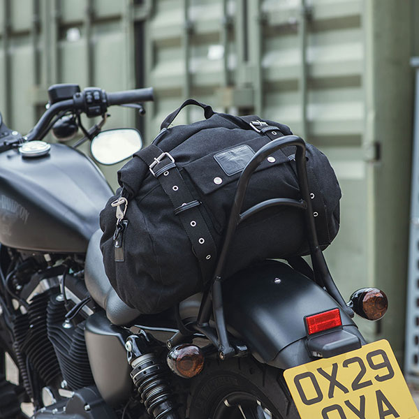 oxford_luggage_heritage-20-litre-roll-bag_black_detail1.jpg