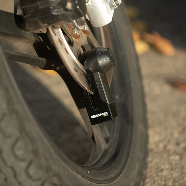 oxford_security_titan_10mm_disc_lock_lifestyle.jpg