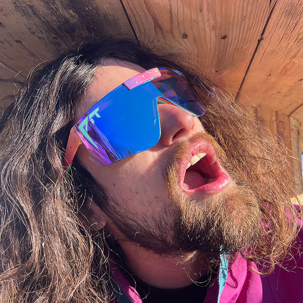 pit-viper_sunglasses_the-copacabana-flip-offs_lifestyle1.jpg