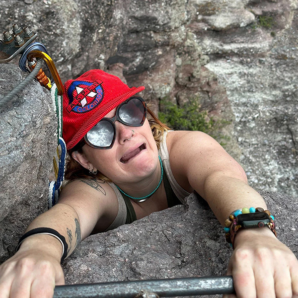 pit-viper_sunglasses_the-landlocked_admirer_lifestyle2.jpg
