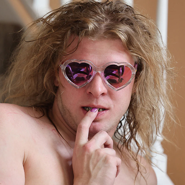 pit-viper_sunglasses_the-rainbow-jellies-admirer_lifestyle1.jpg