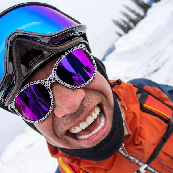 pit-viper_sunglasses_the-son-of-beach_fondue_lifestyle1.jpg