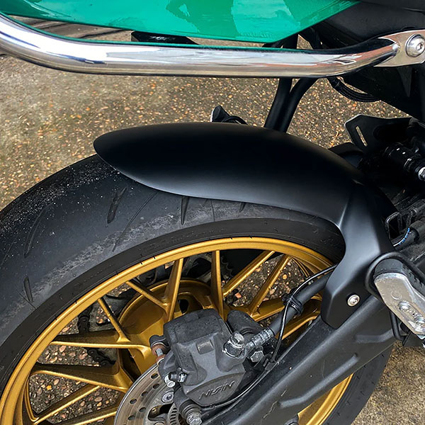 pyramid-hugger-matte-black-kawasaki-ninja-650-2017current_detail1.jpg
