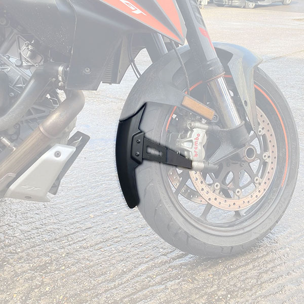 pyramid_bodywork_extenda-fenda-extra_matt-black_ktm-1290-superduke-gt-(16-)_detail1.jpg