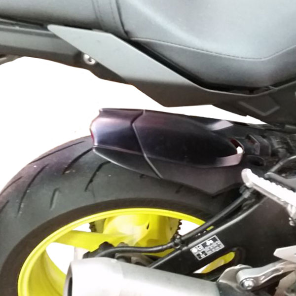 Image of Pyramid Hugger Extension Matte Black - Yamaha MT-10