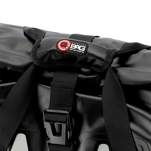 qbag_luggage_waterproof-magnetic_roll-bag_40-litre_detail2.jpg