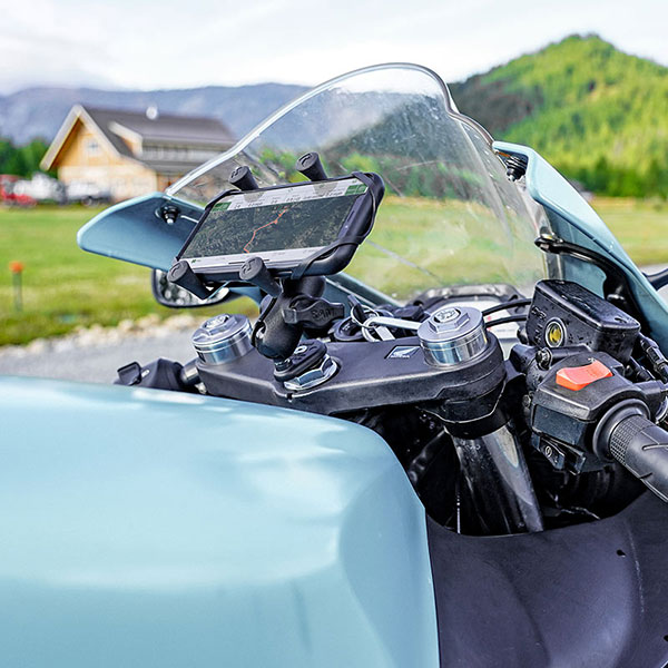 Ram fork stem mount outlet