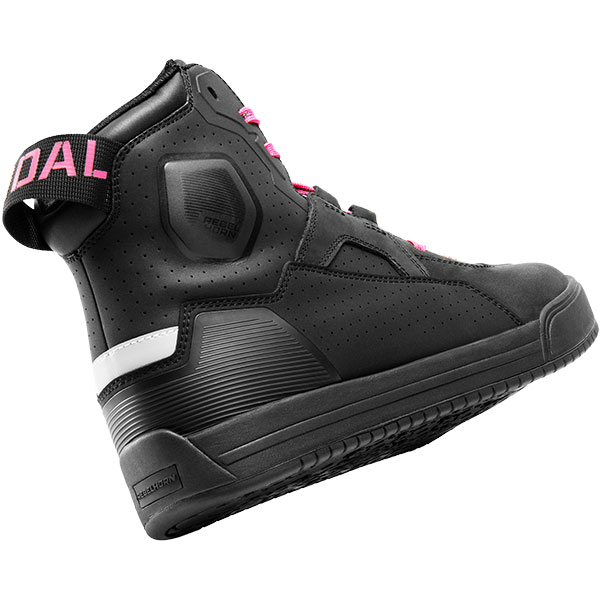 rebelhorn_boots_ladies_vandal-ii_black-pink_detail3.jpg